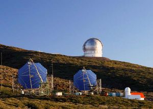 The MAGIC telescopes at Roque de los Muchachos, La Palma (Image: R. Wagner)
